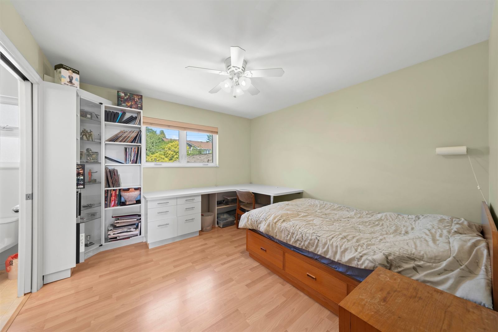 Listing Image 20