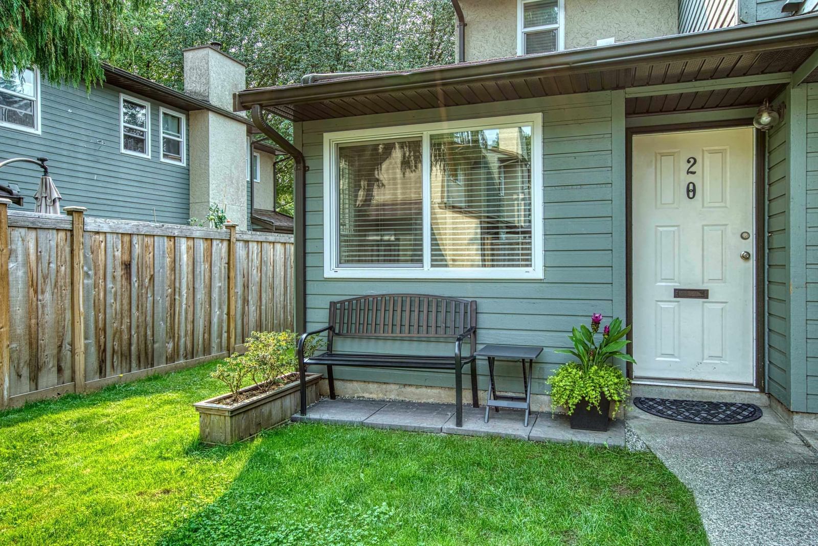 Listing Image 4