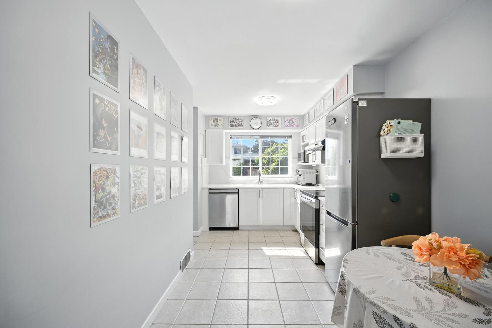 Listing Image 9