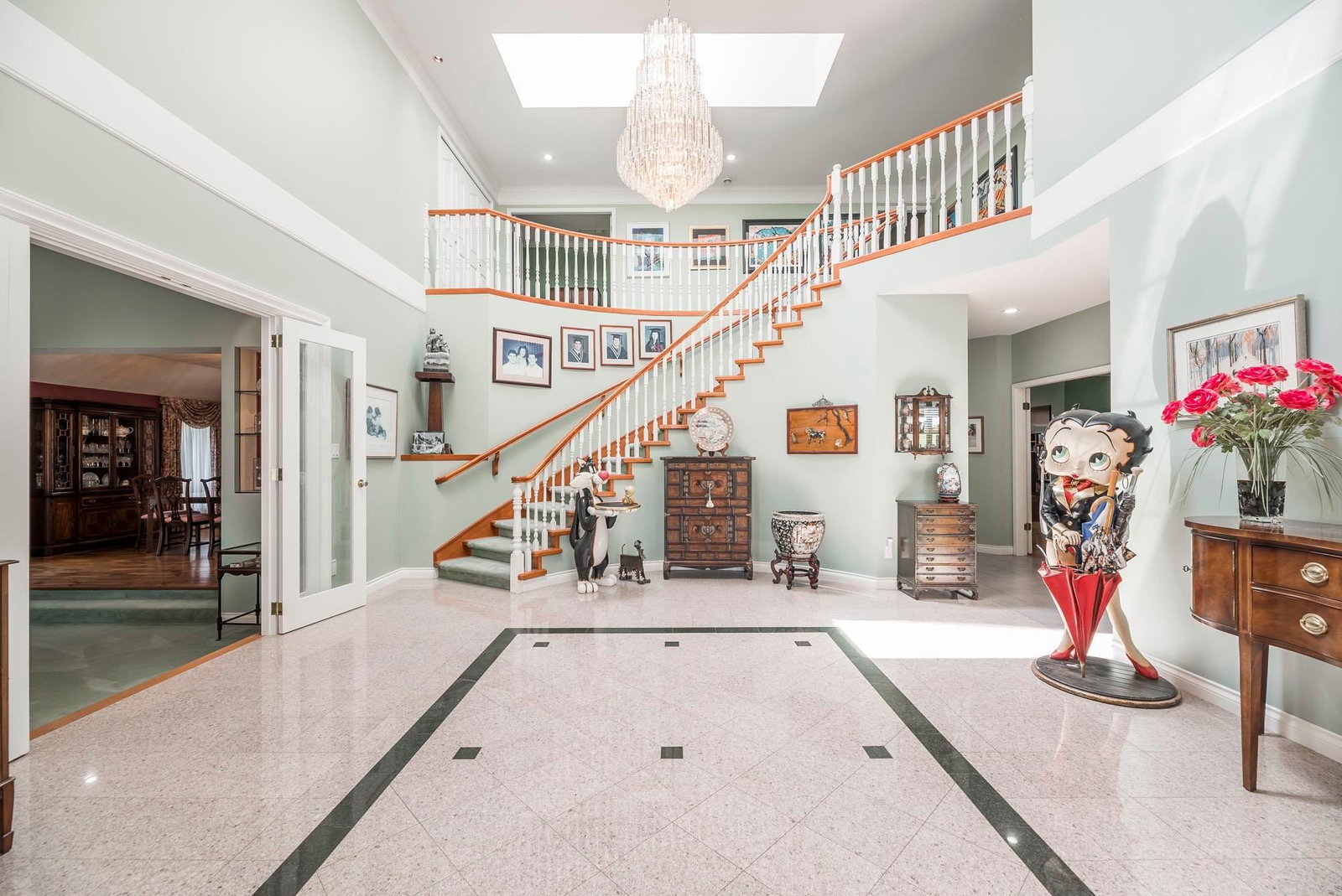 Listing Image 11