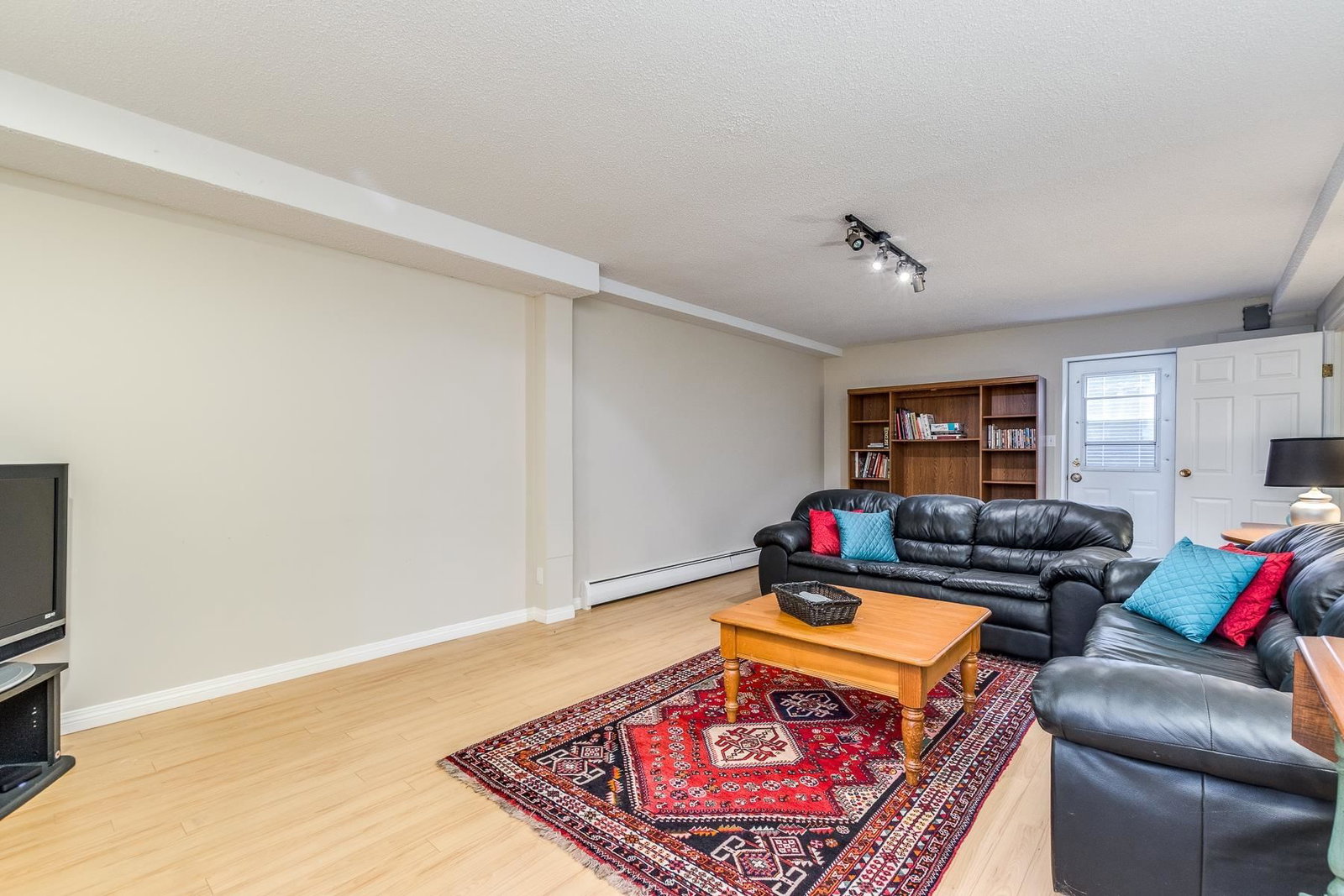Listing Image 27