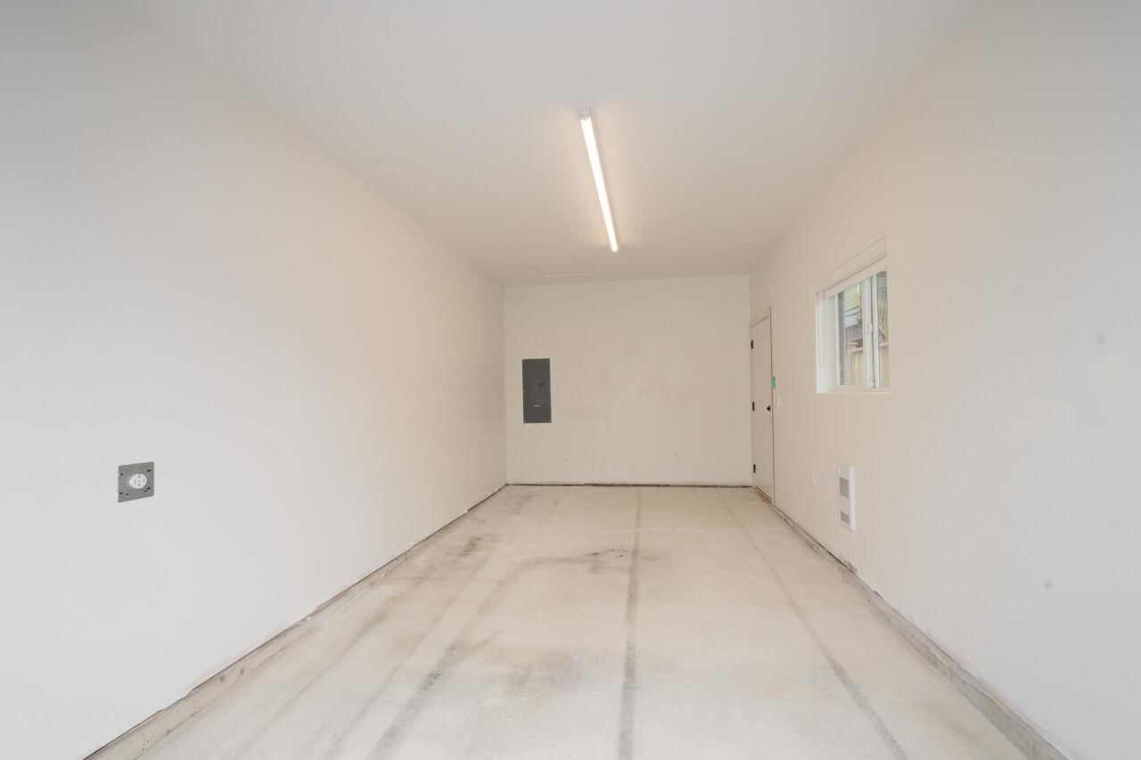 Listing Image 36