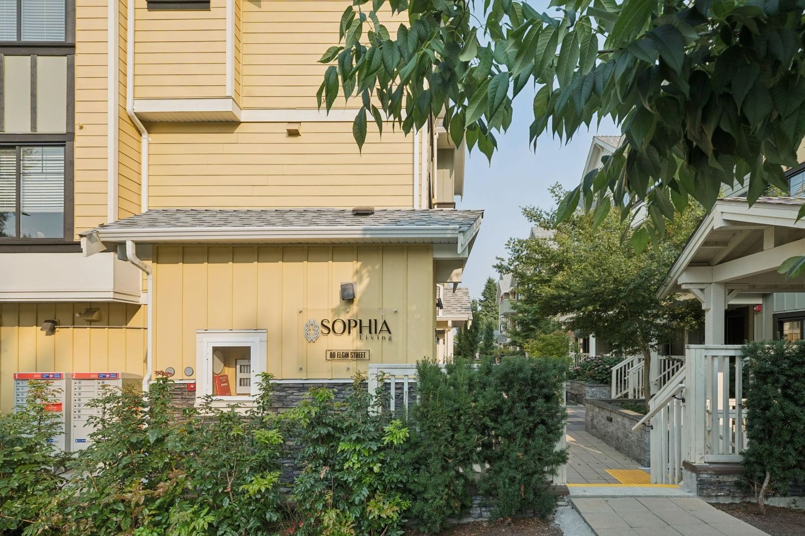 Listing photo 2
