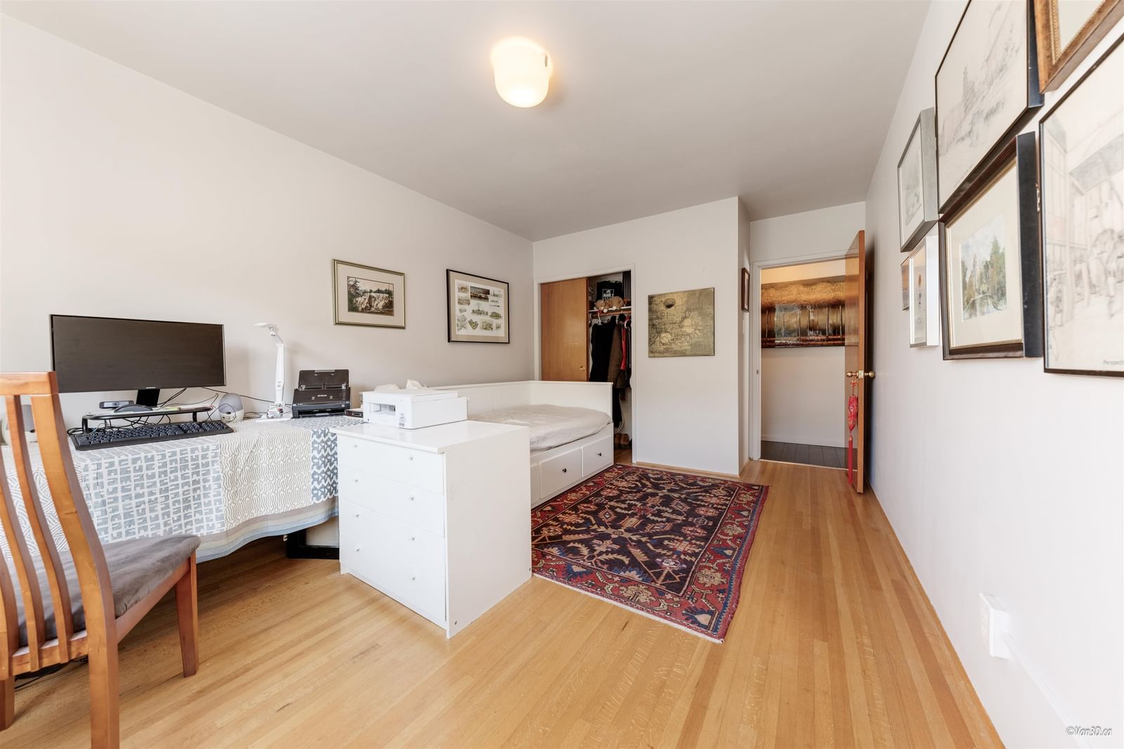 Listing Image 9