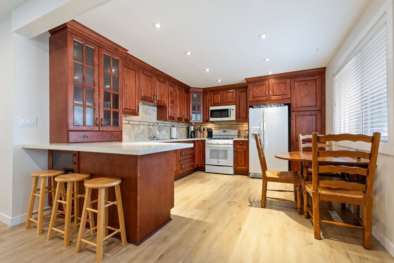 395 Alder Street, Cultus Lake, V2R 4Z1 | Image 2