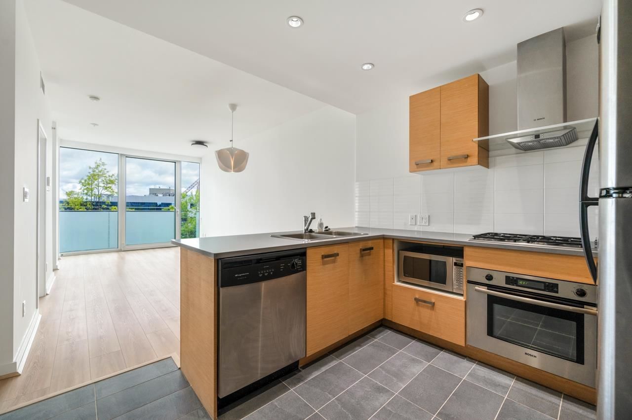 Listing Image 11