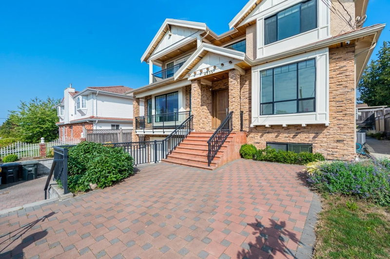 4215 Watling Street, Burnaby, V5J 1V4 | Image 2