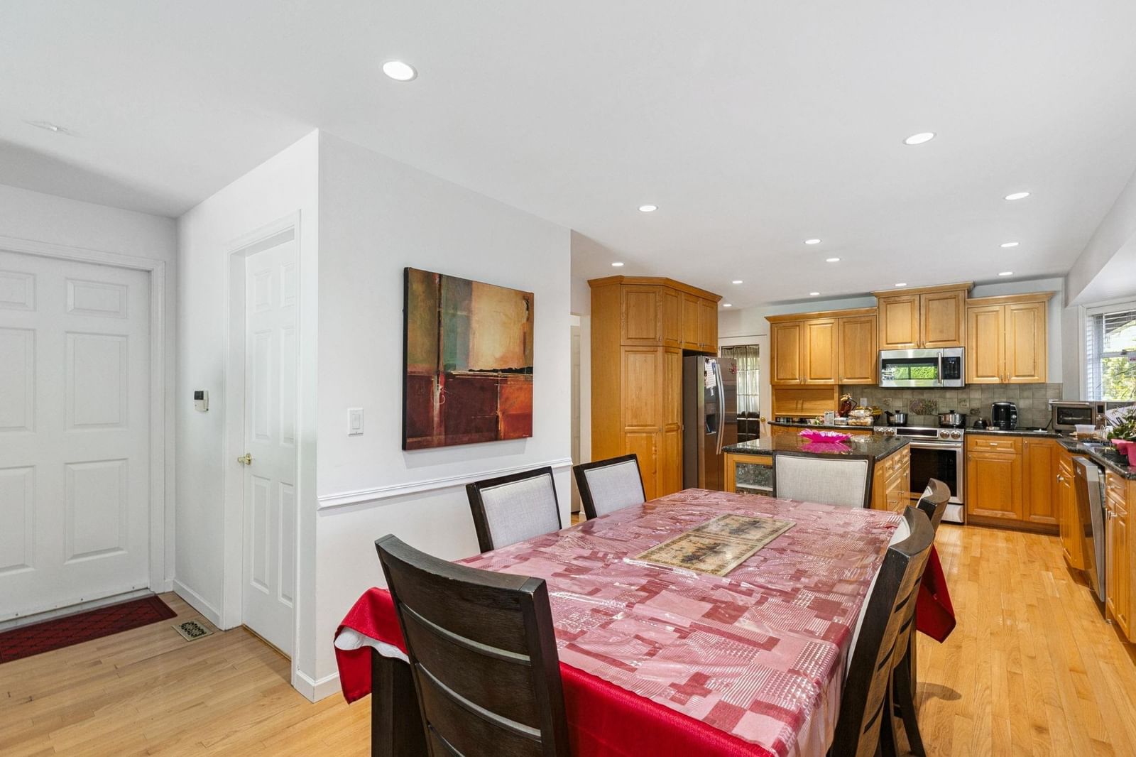 Listing Image 12