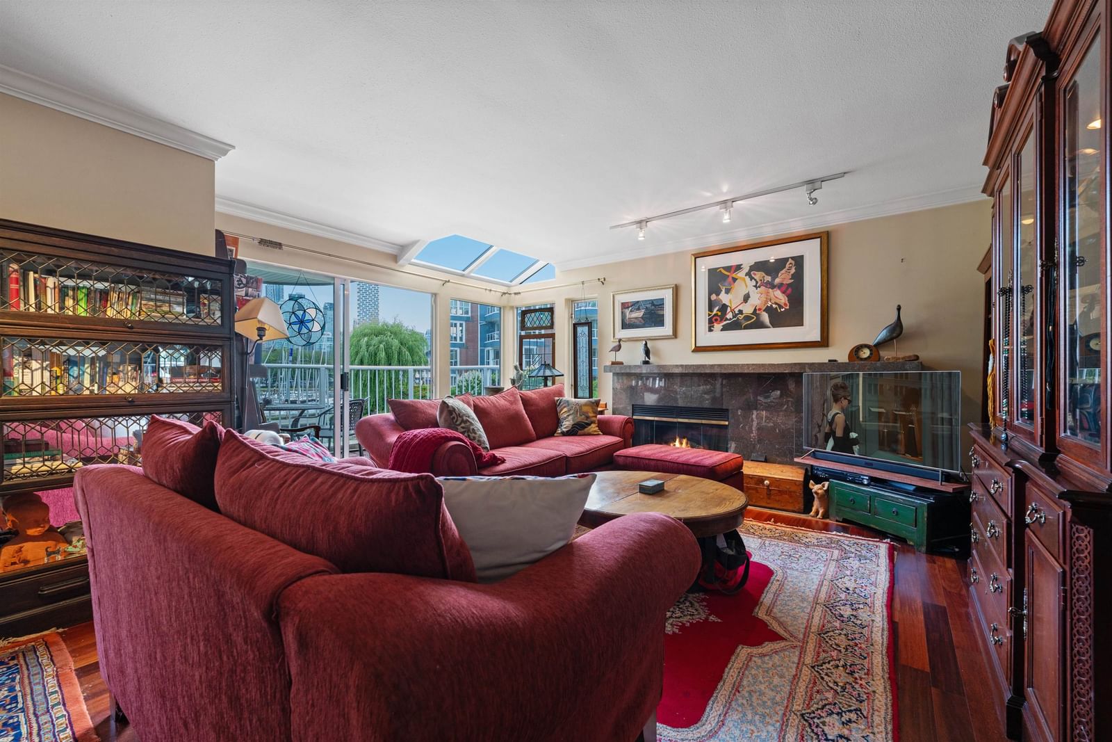 Listing Image 6
