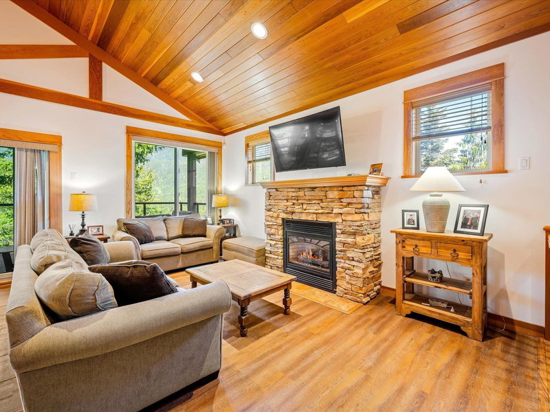 2314 Cayley Close, Whistler, V8E 0A8 | Image 2