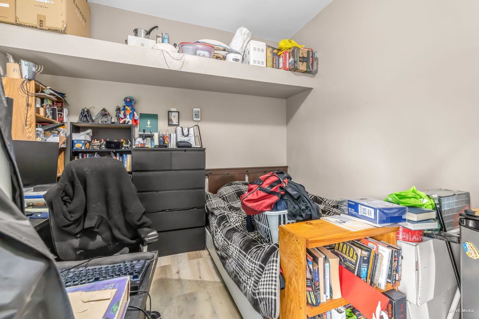 Listing Image 37