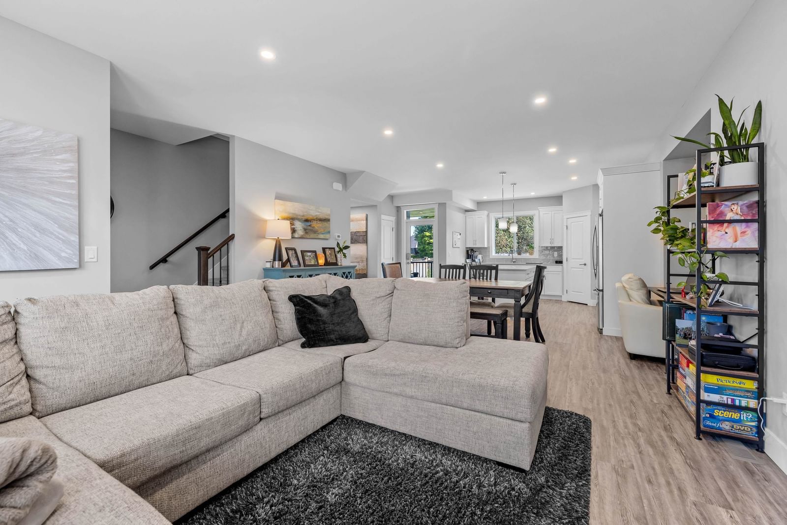Listing Image 16