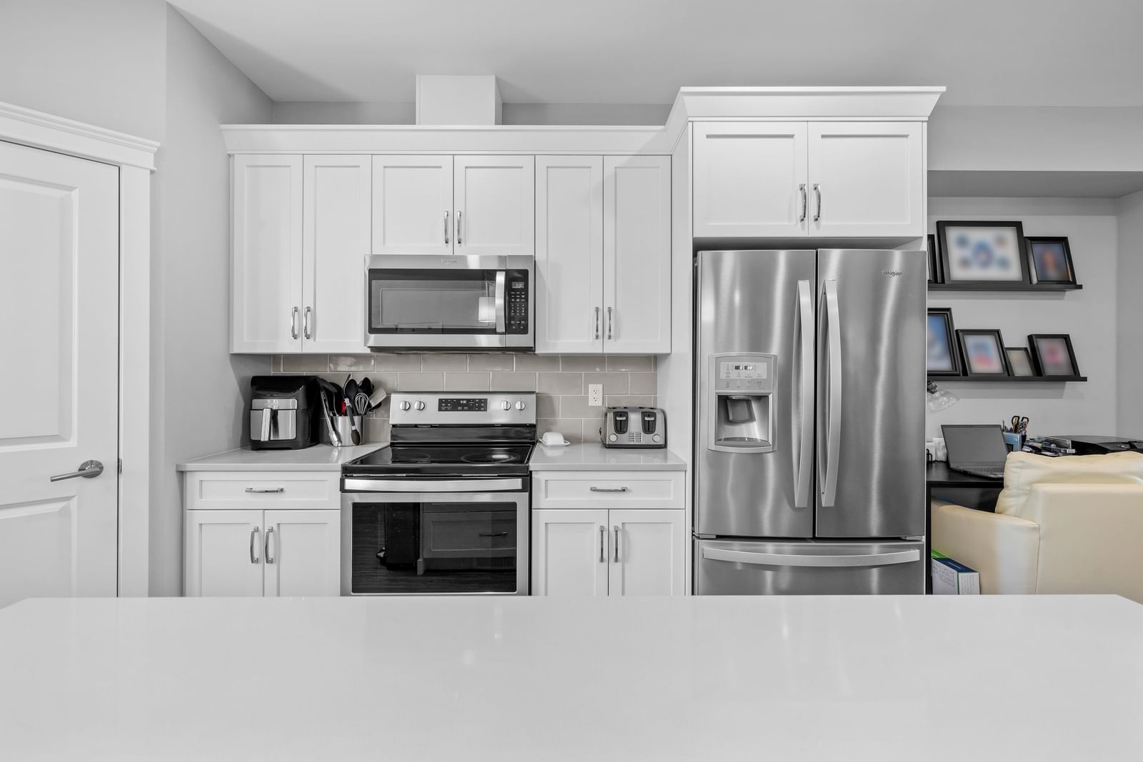 Listing Image 9