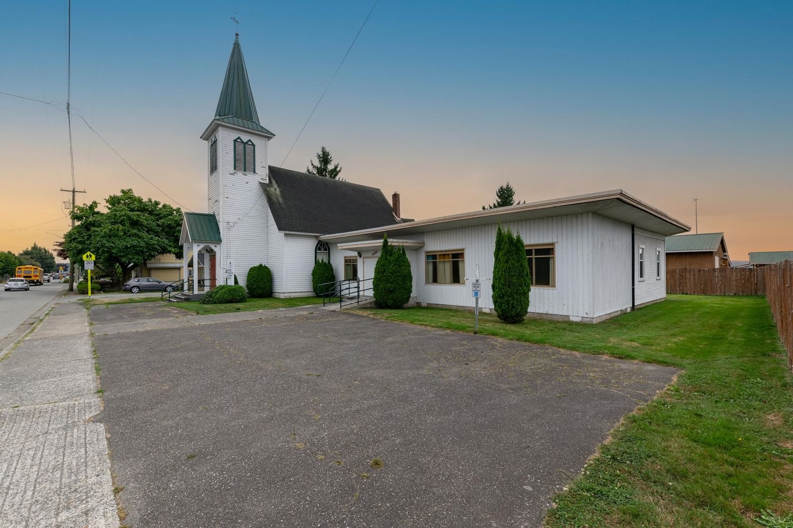 Listing Image 10