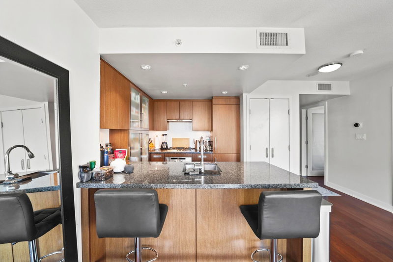 1708 - 1055 Richards Street, Vancouver, V6B 0C2 | Image 3