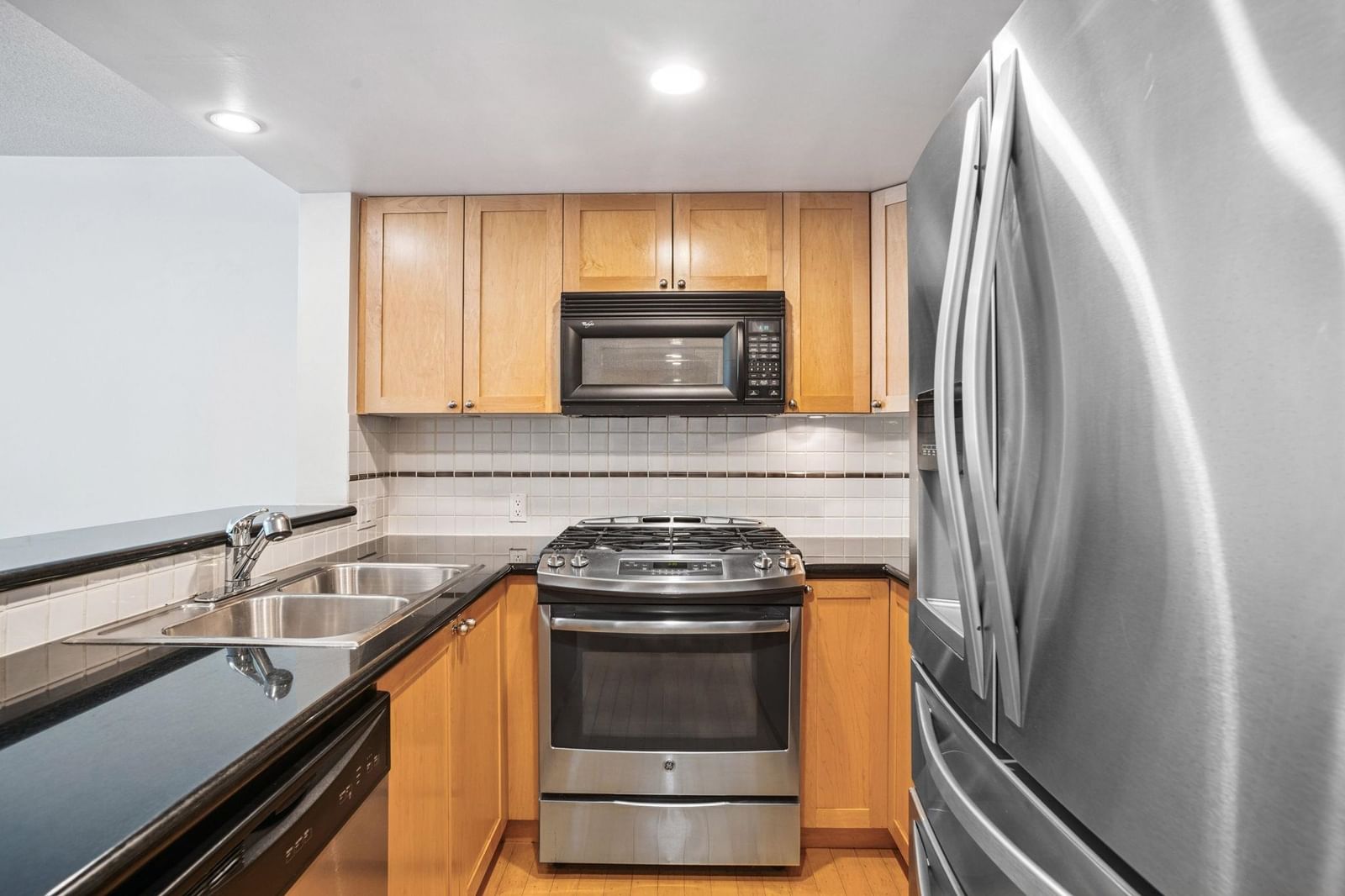 Listing Image 13