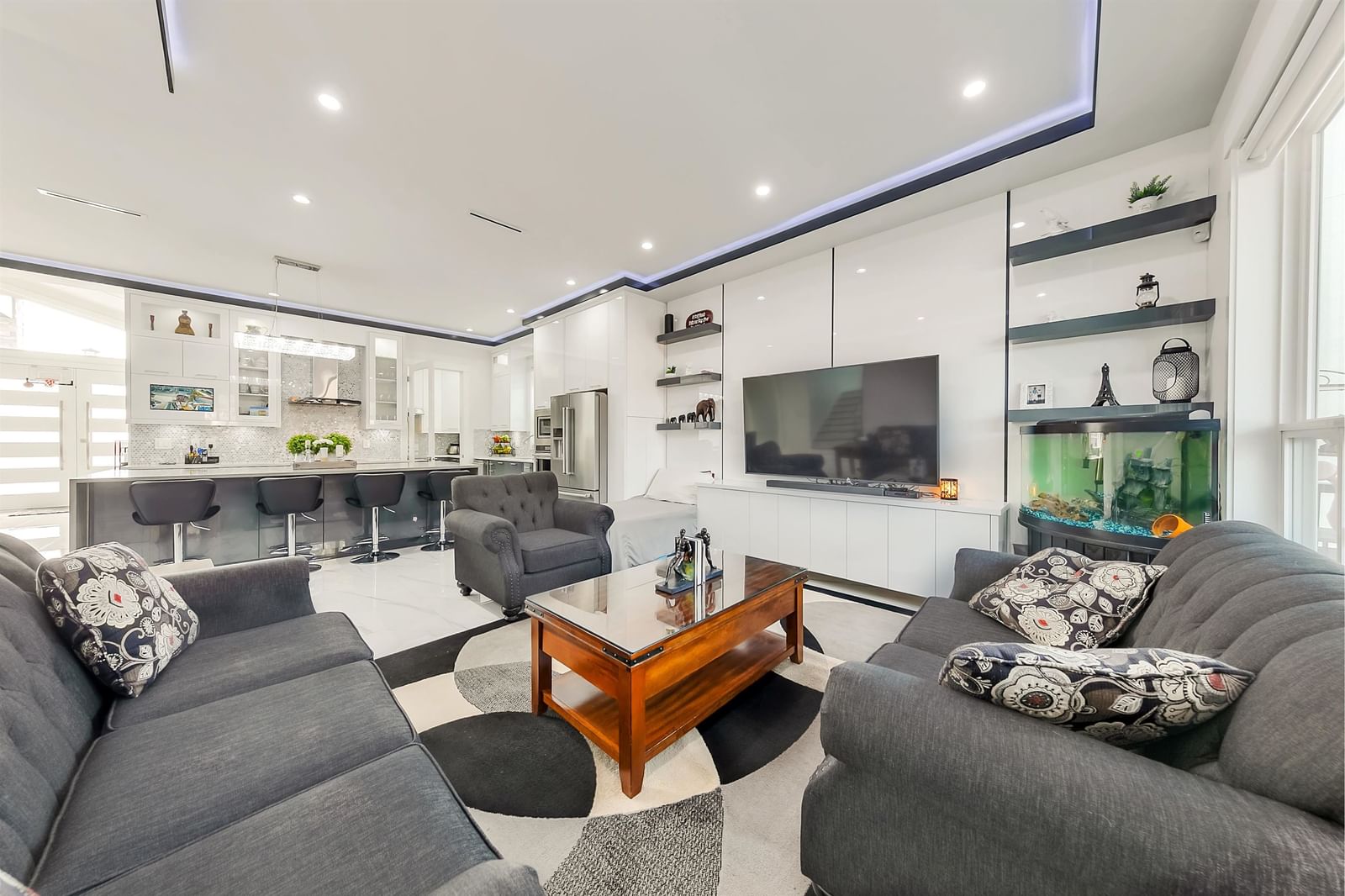 Listing Image 15