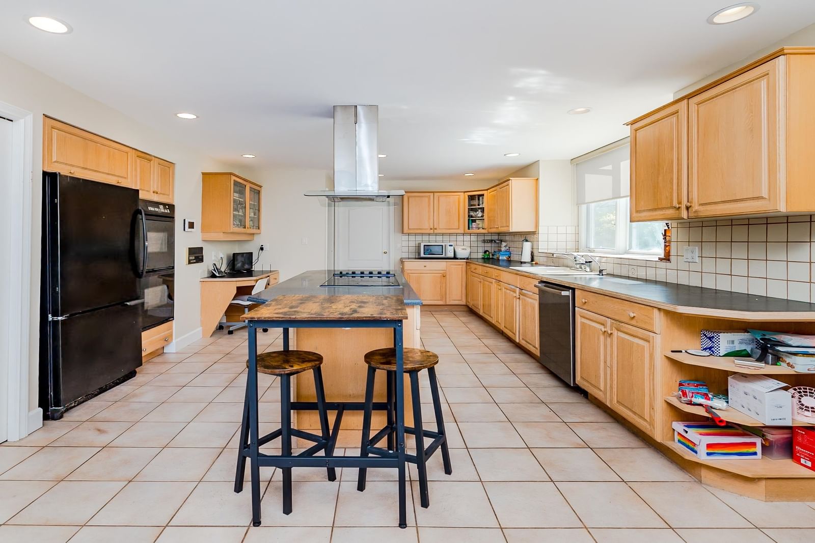 Listing Image 11