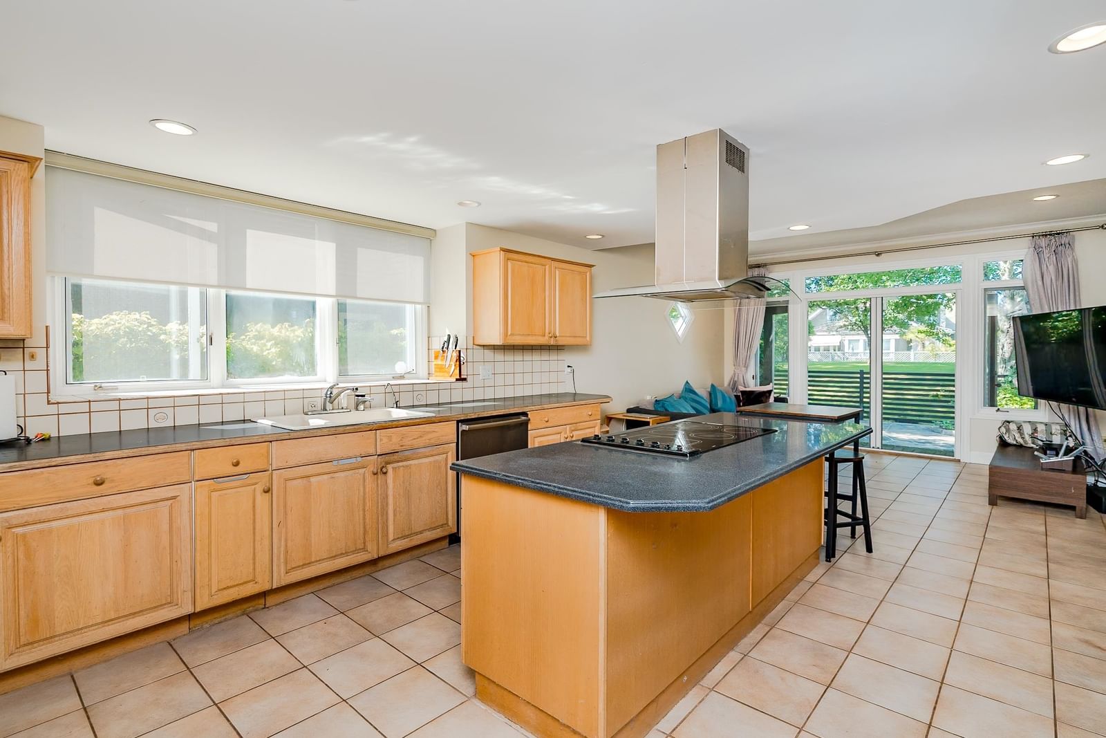 Listing Image 13