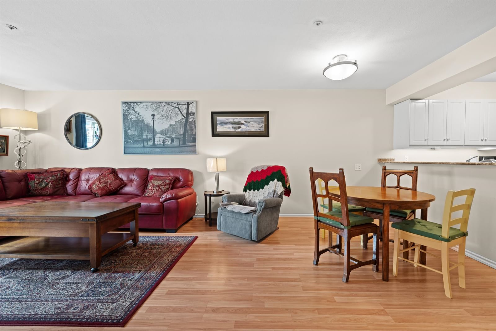 Listing Image 10
