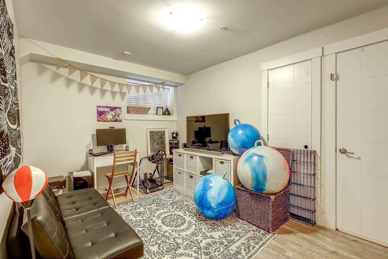 Listing Image 17