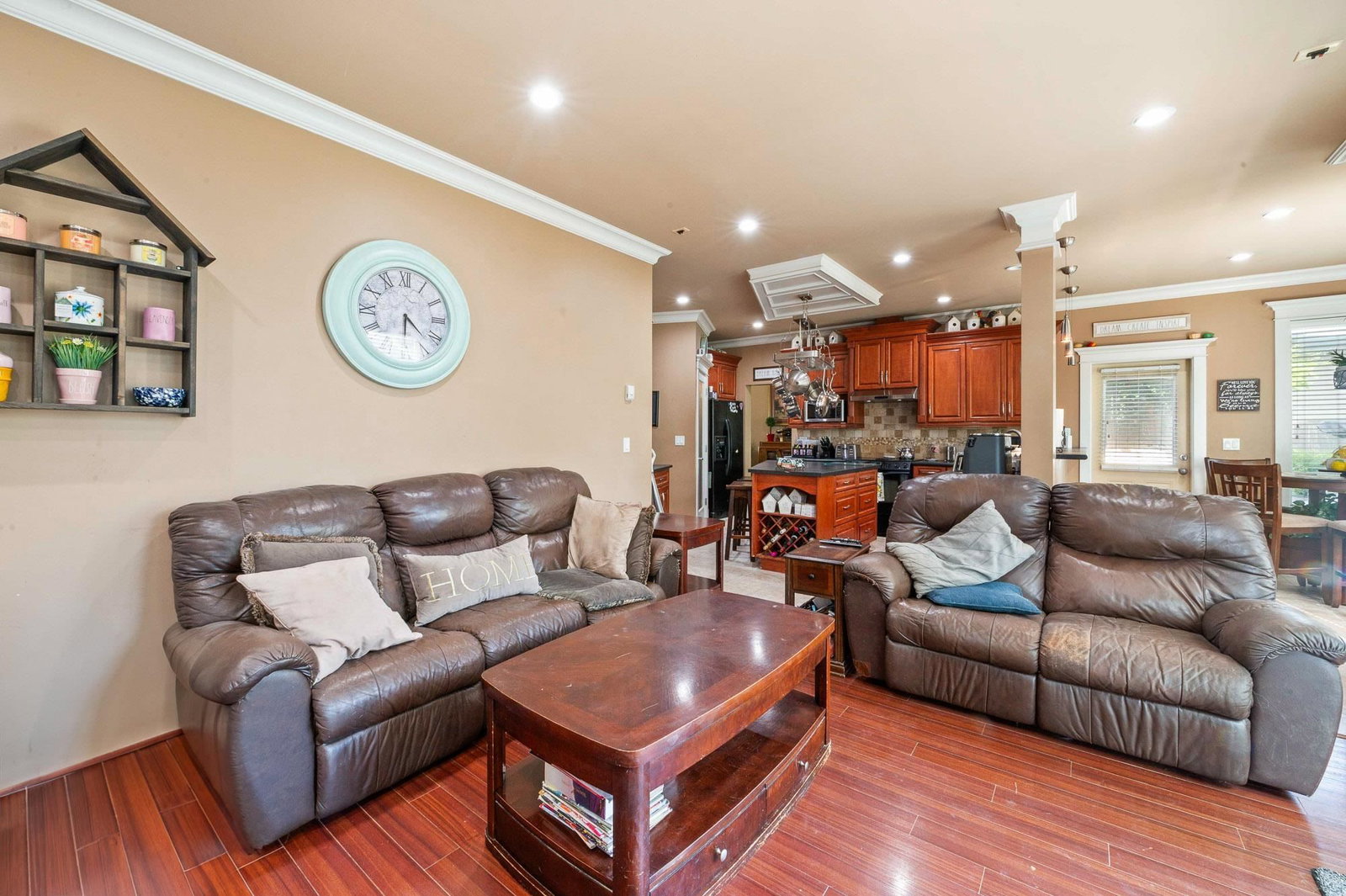 Listing Image 14