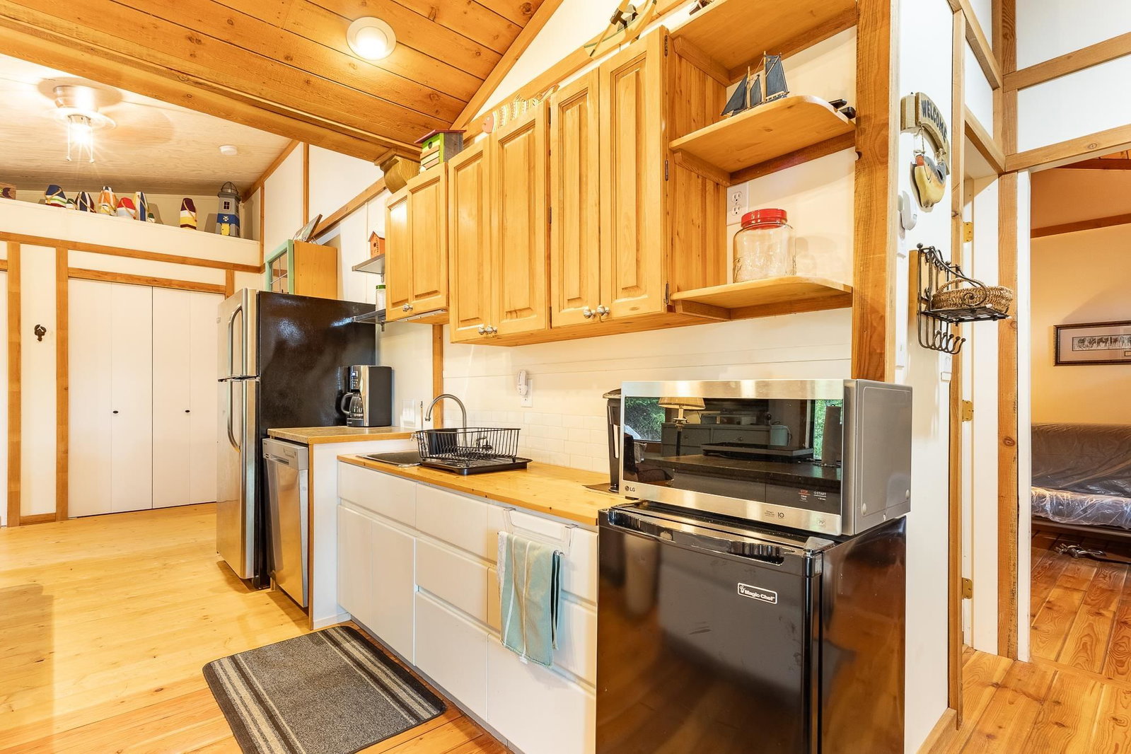 Listing Image 16