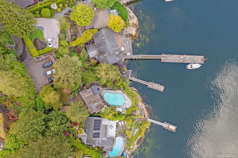 4541 Stonehaven Avenue, North Vancouver, V0V 0V0 | Image 2