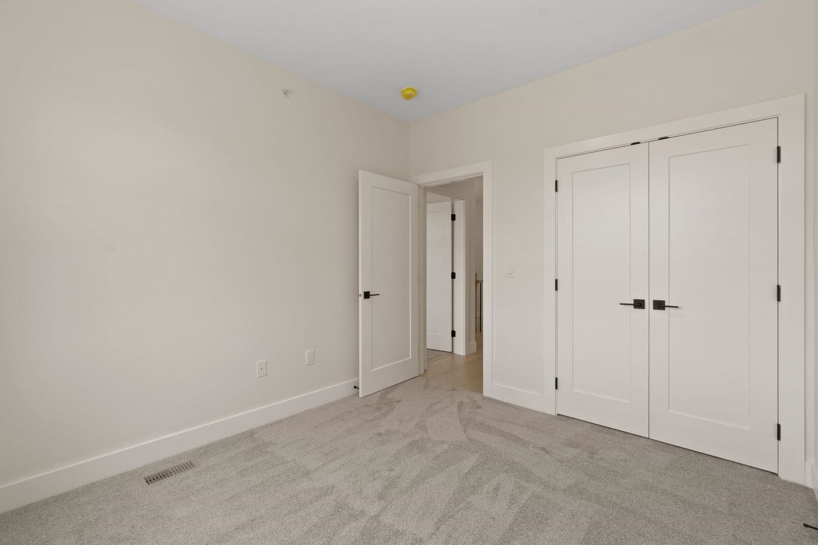Listing Image 30