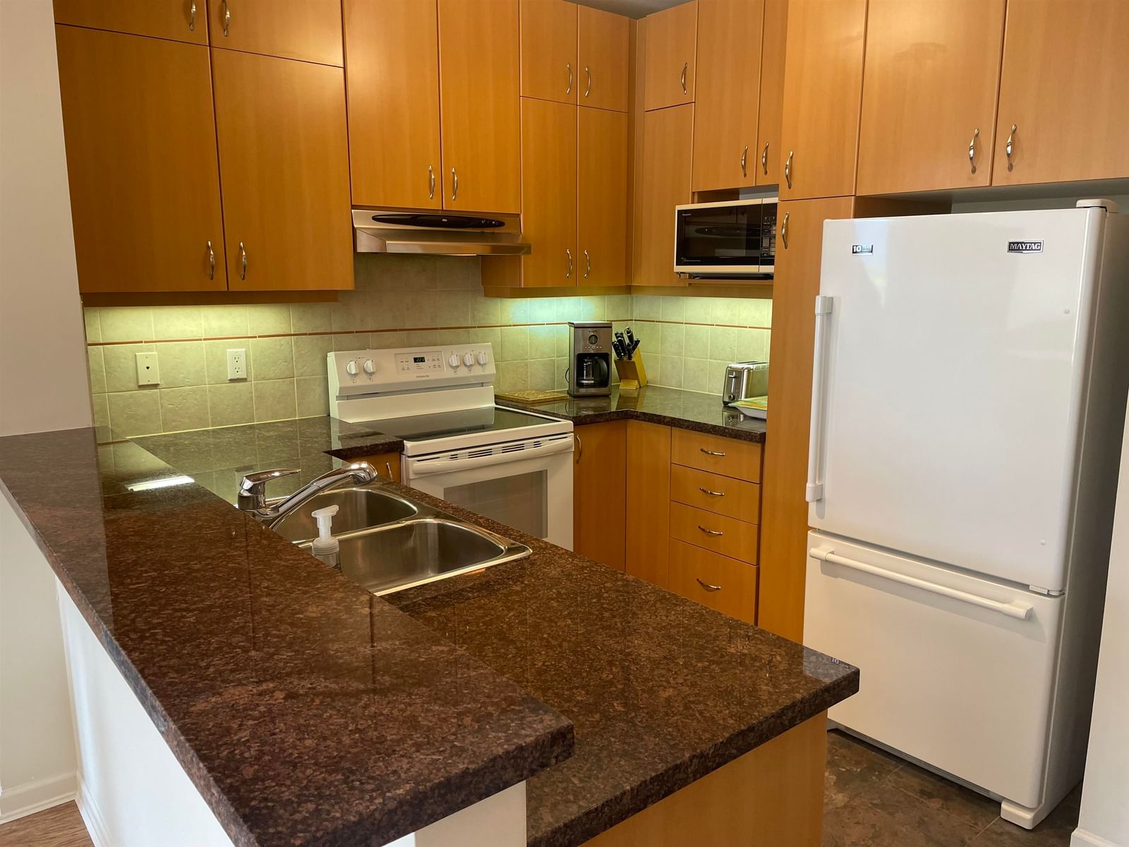 Listing Image 8