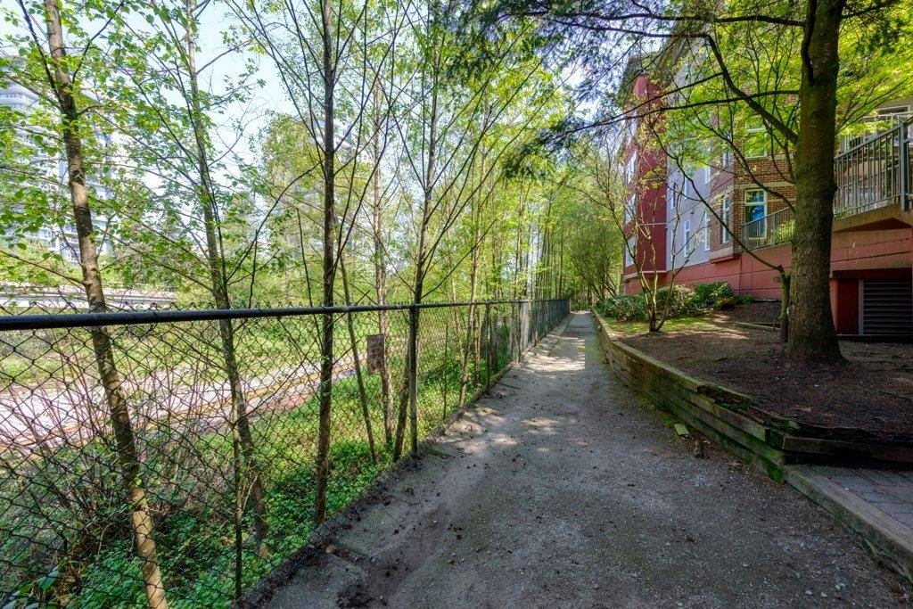 Listing Image 19