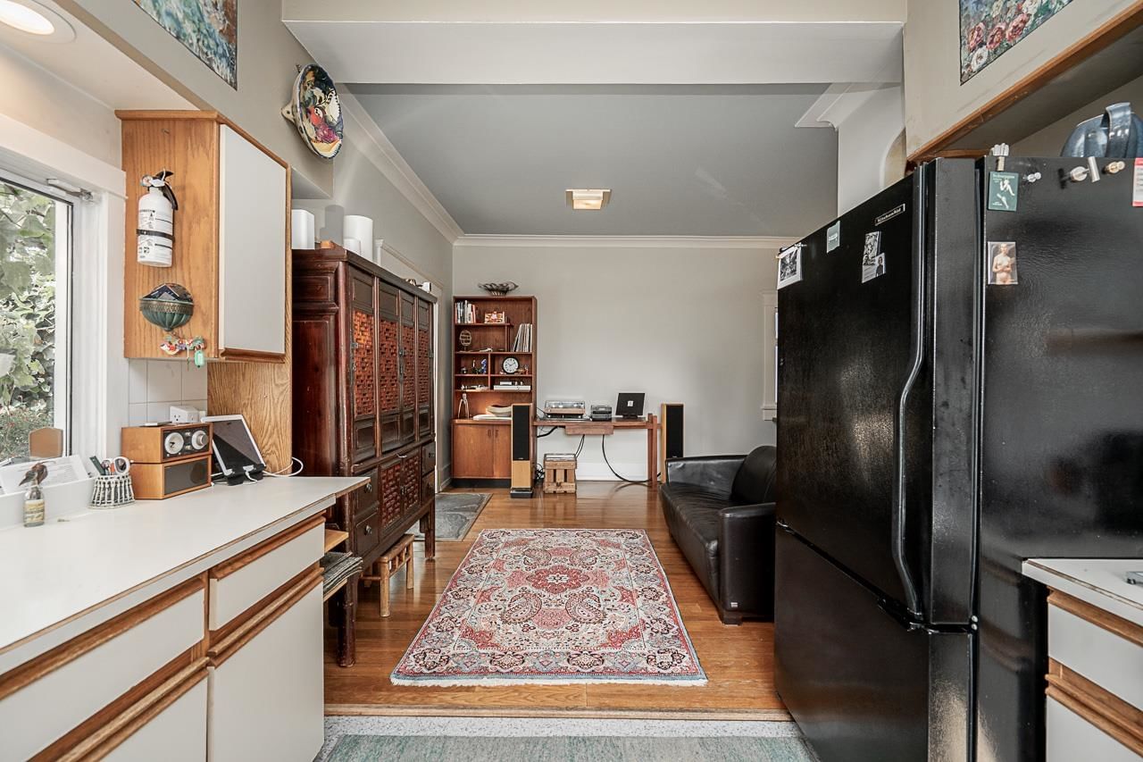 Listing Image 12