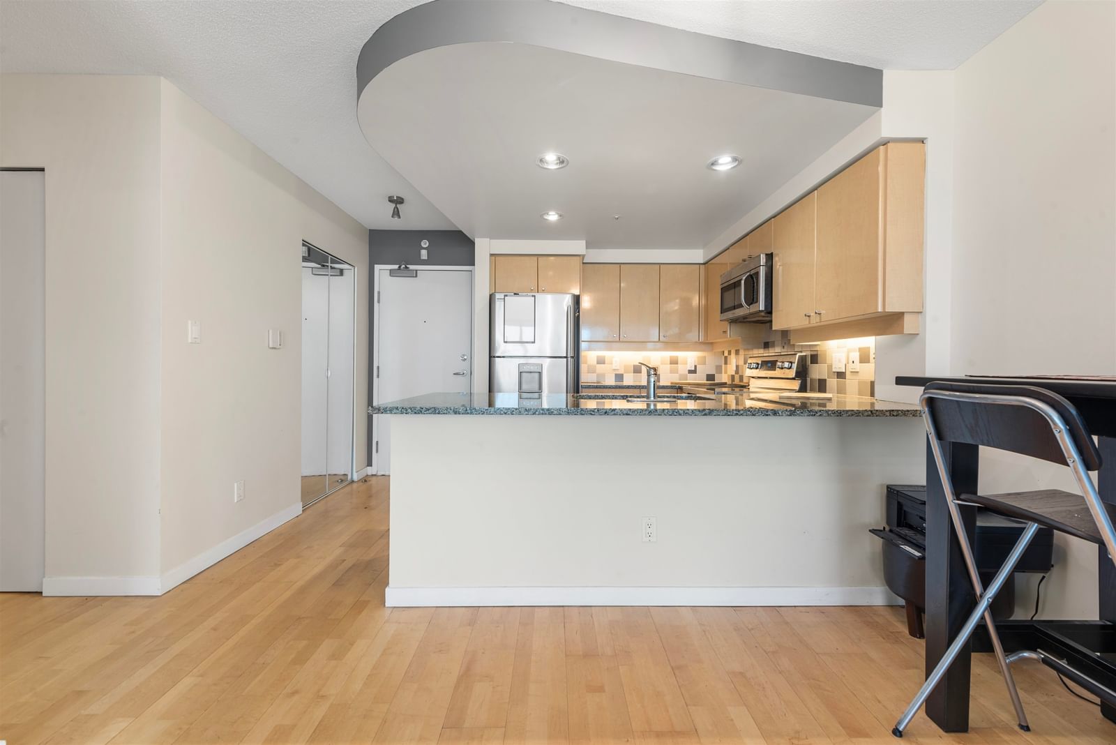 Listing Image 6