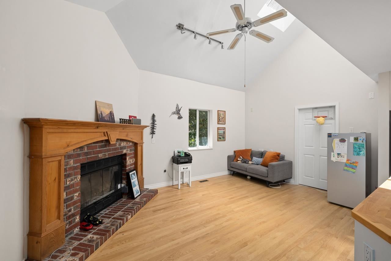 Listing Image 17