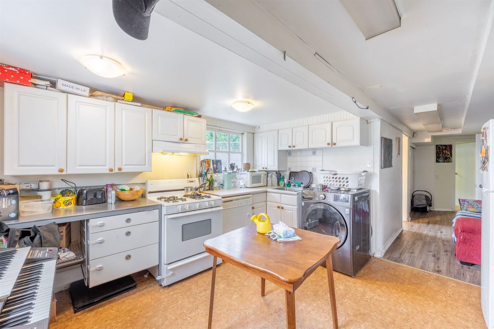 Listing Image 12