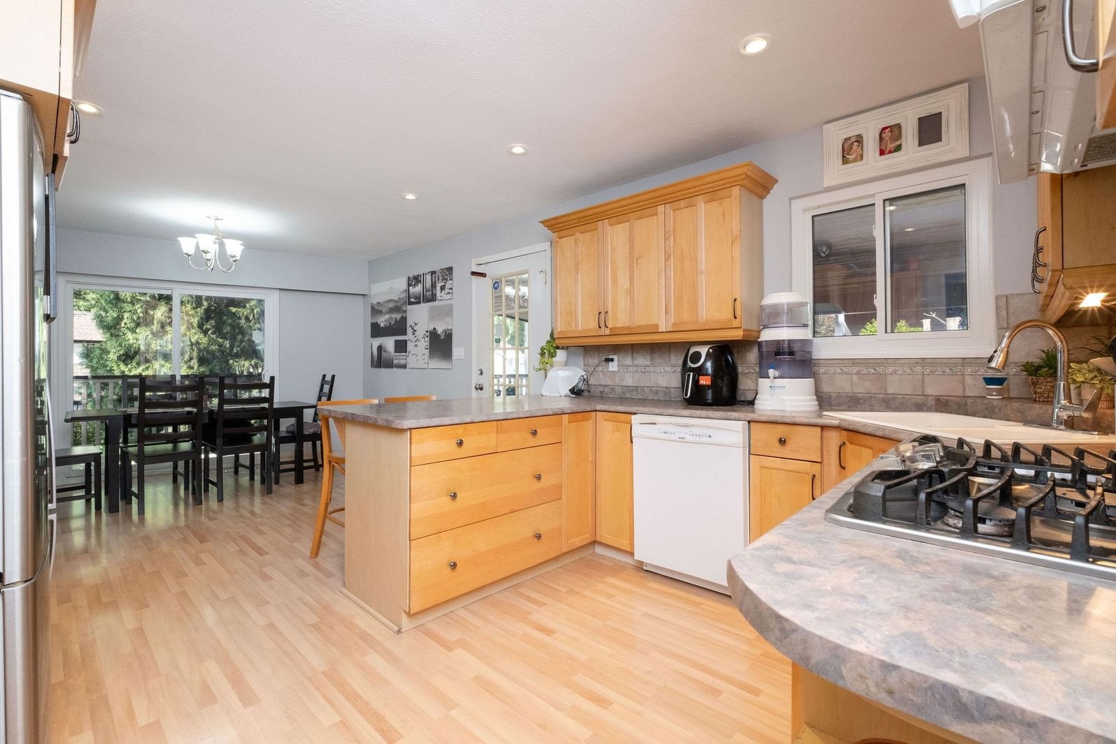 Listing Image 16