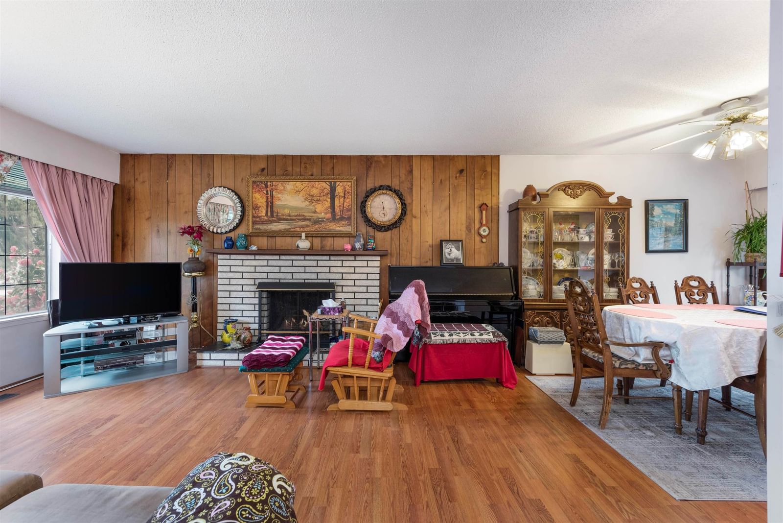 Listing Image 5