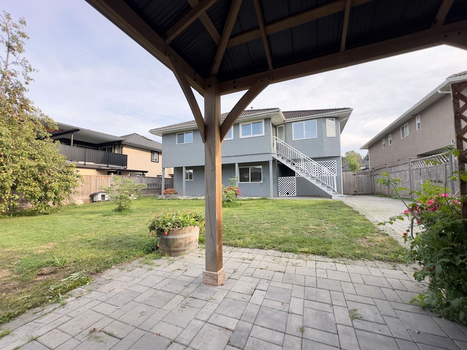 Listing Image 5