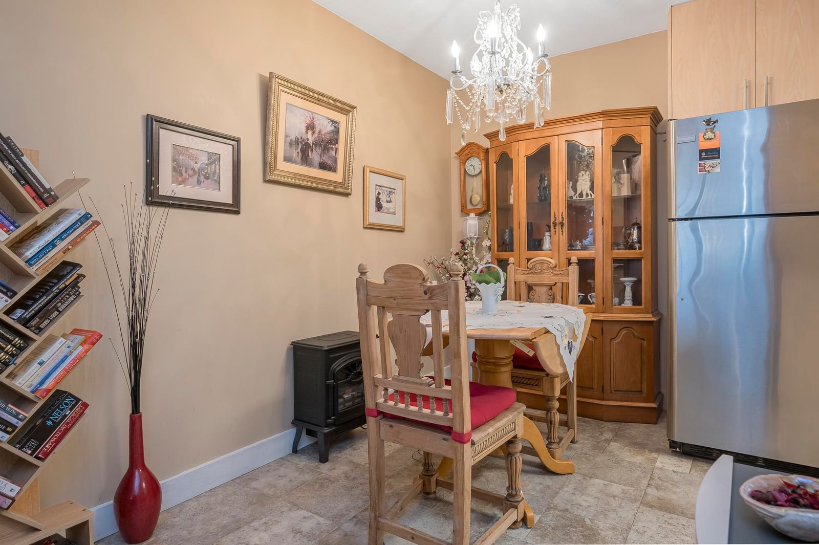 Listing Image 10