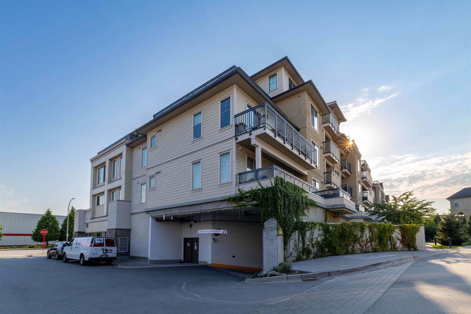 Listing Image 9