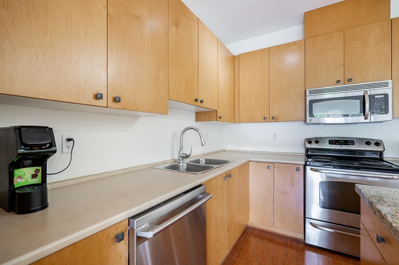 Listing Image 8