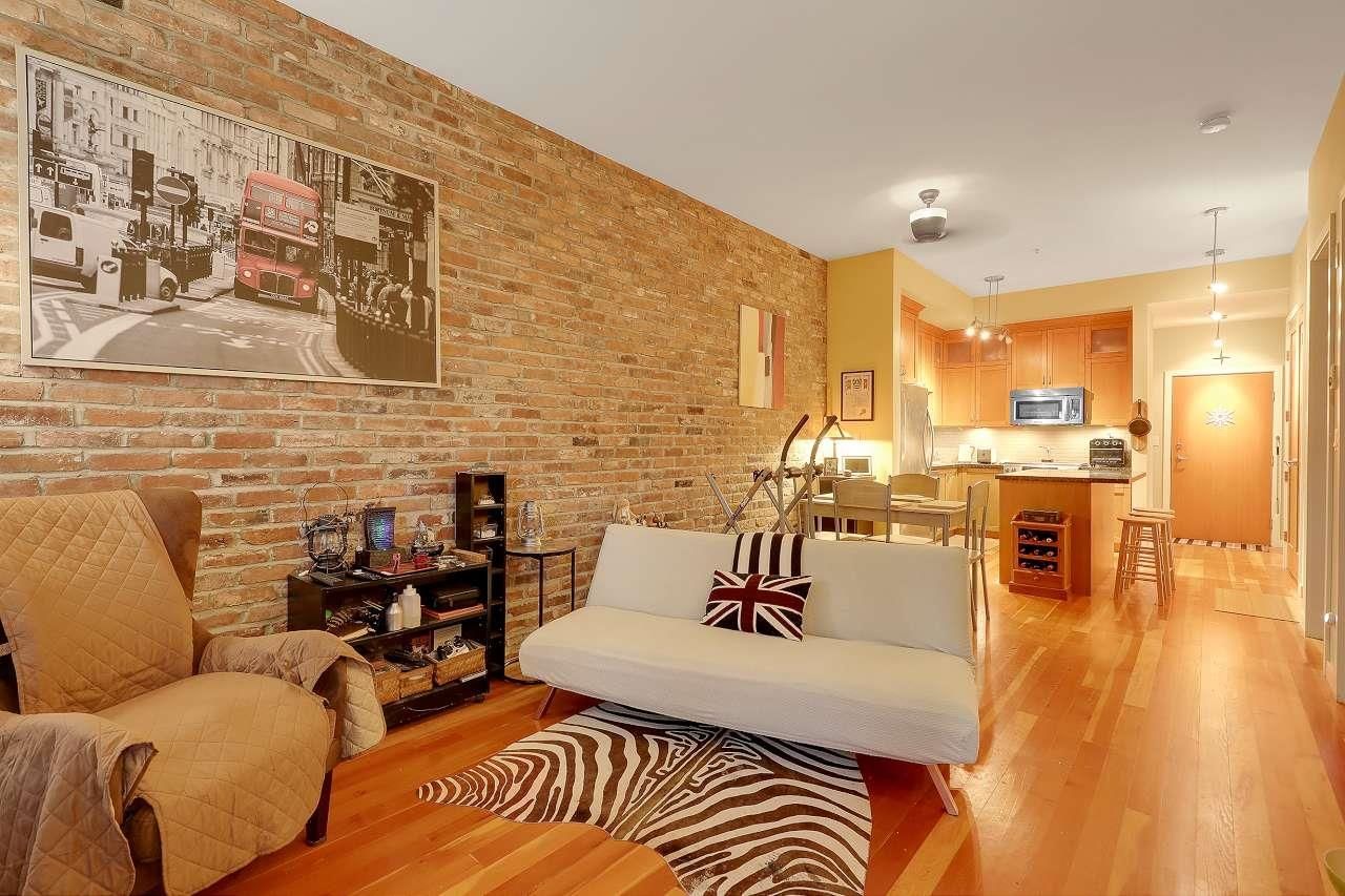 Listing Image 11