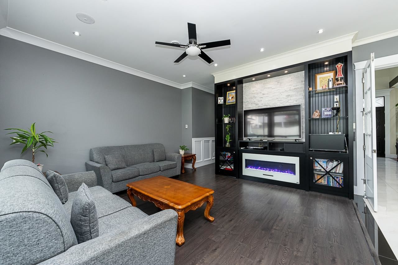 Listing Image 11