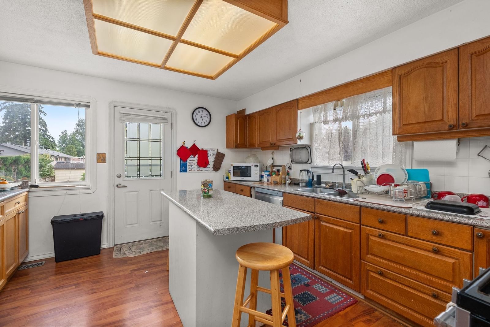 Listing Image 9