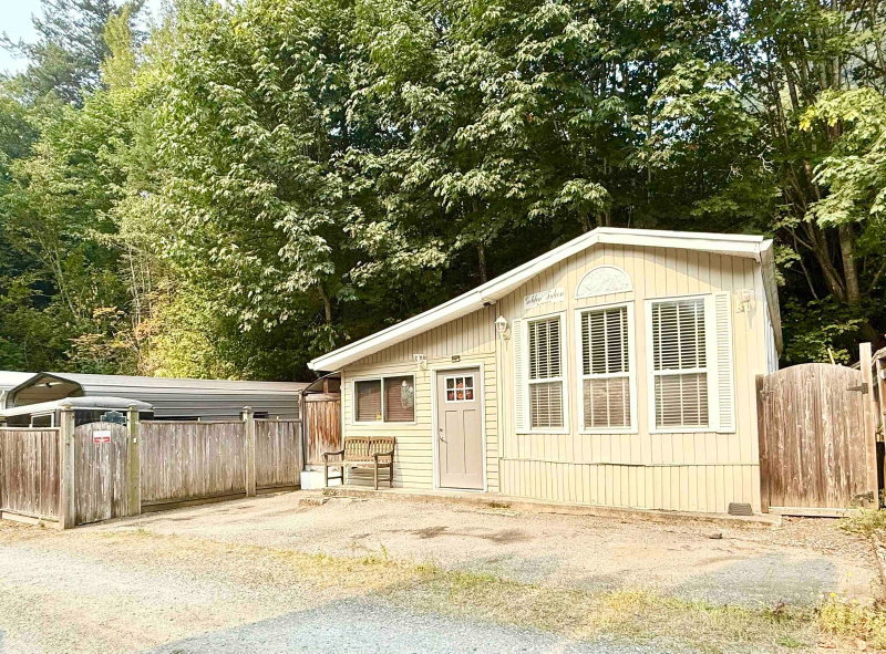 47 & 48 - 1650 Columbia Valley Road