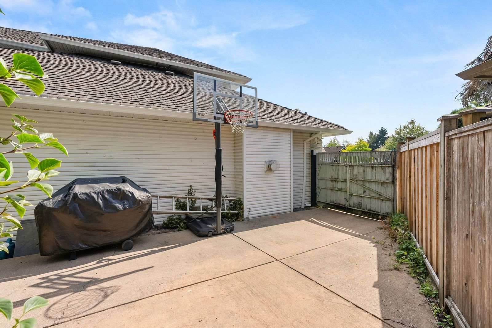 Listing Image 37
