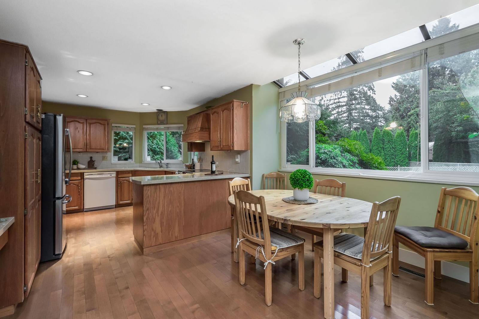 Listing Image 10