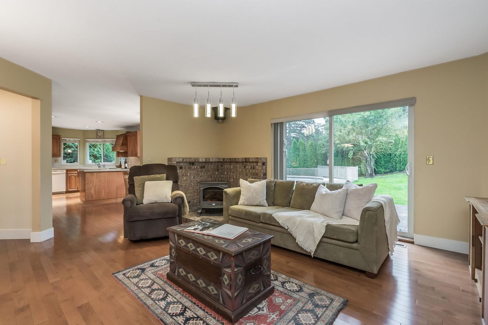 Listing Image 16