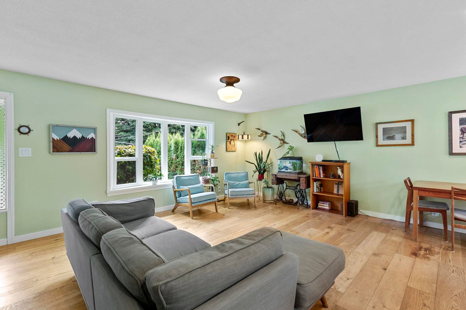 Listing Image 9