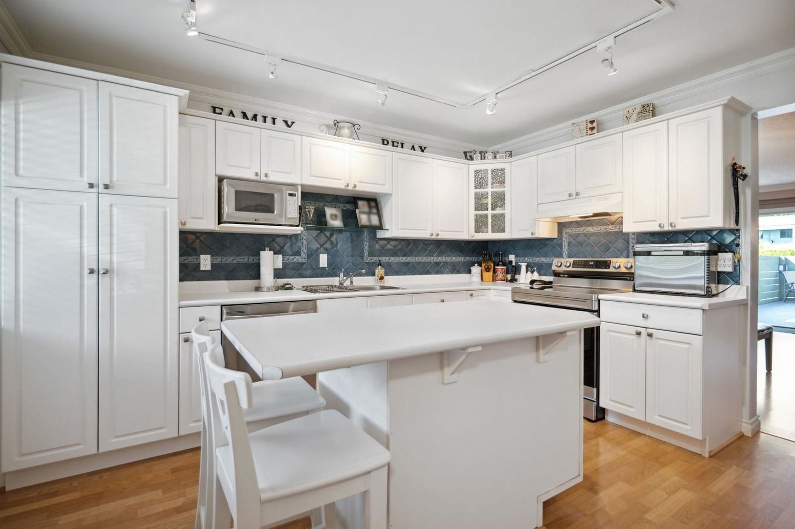 Listing Image 16